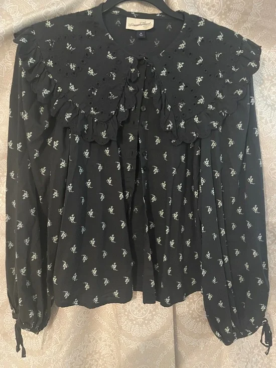 Universal Thread Black Floral Peter Pan Collar Blouse - Picture 1 of 7